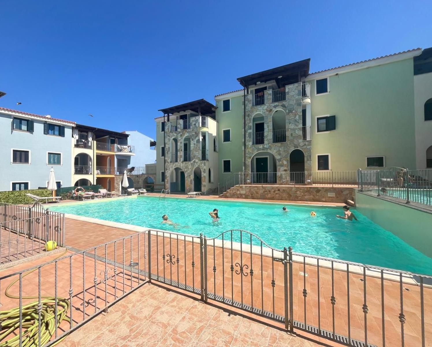 Appartamento Con Piscina Valledoria  Ngoại thất bức ảnh